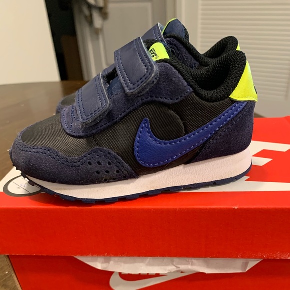 Toddler size 5 Nike’s - Picture 1 of 3